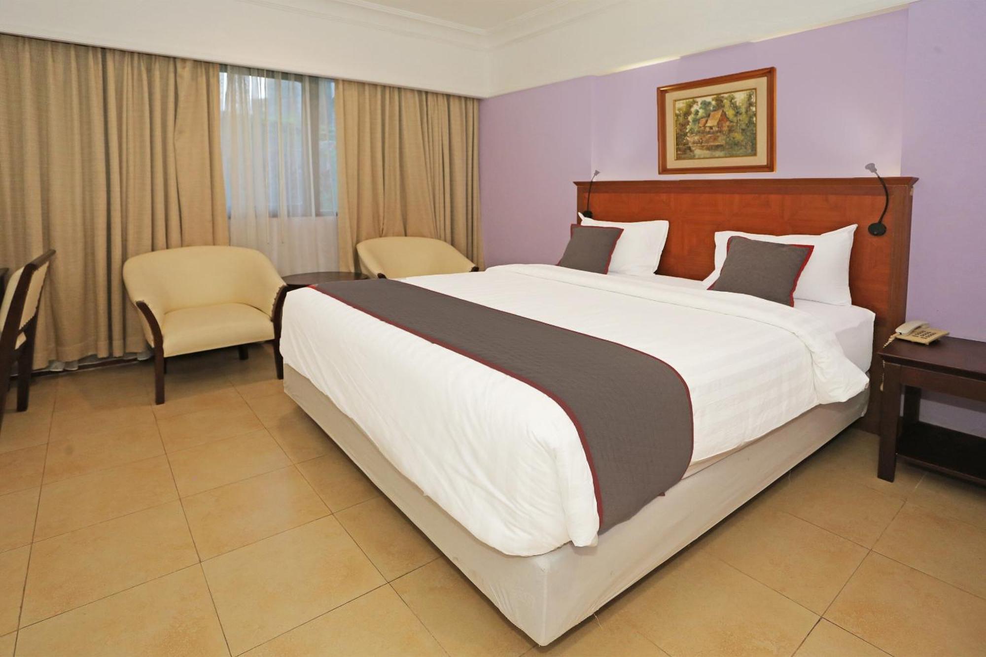 Collection O 91898 Series Hotel Kuningan Yakarta Exterior foto