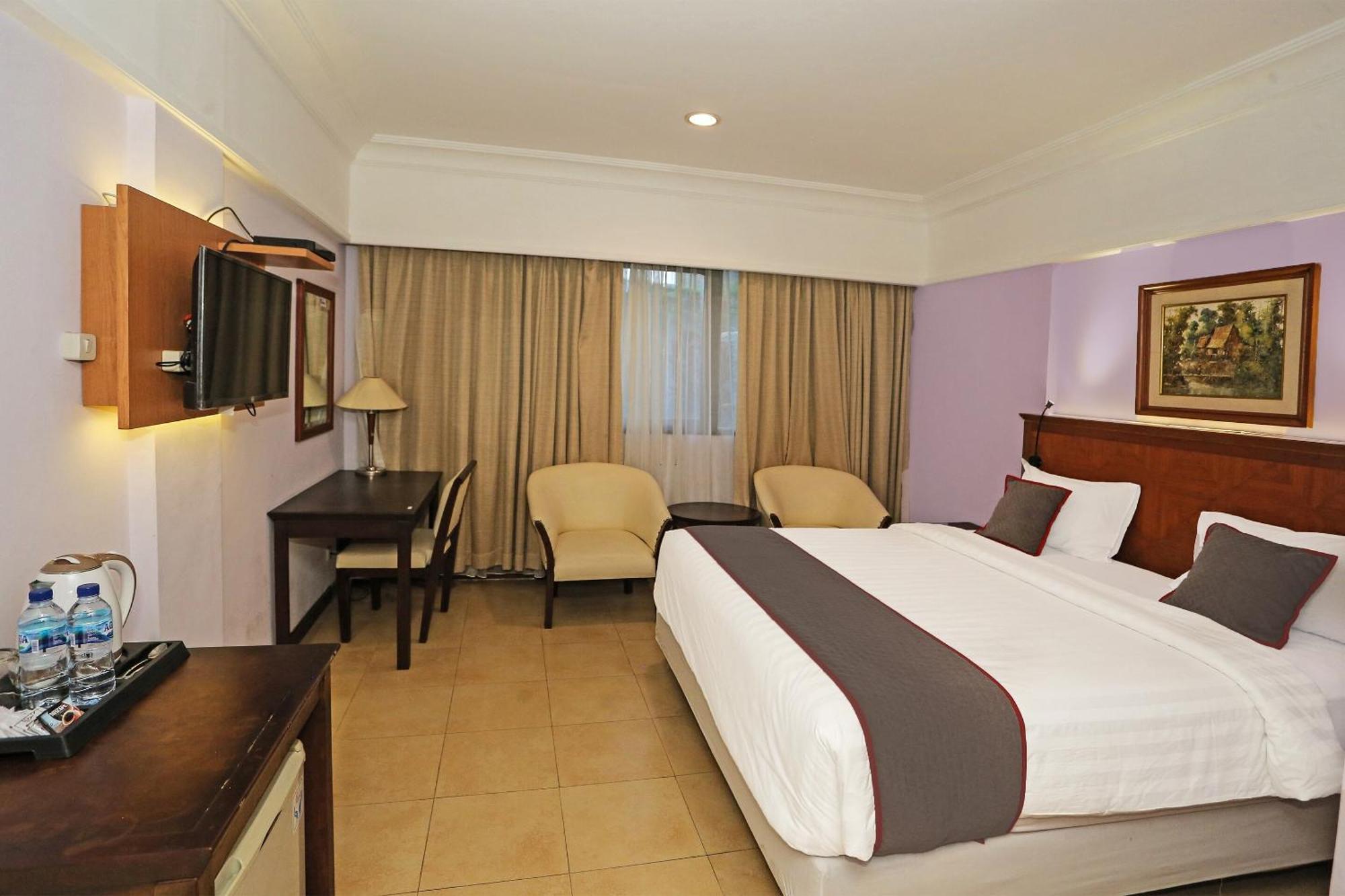 Collection O 91898 Series Hotel Kuningan Yakarta Exterior foto